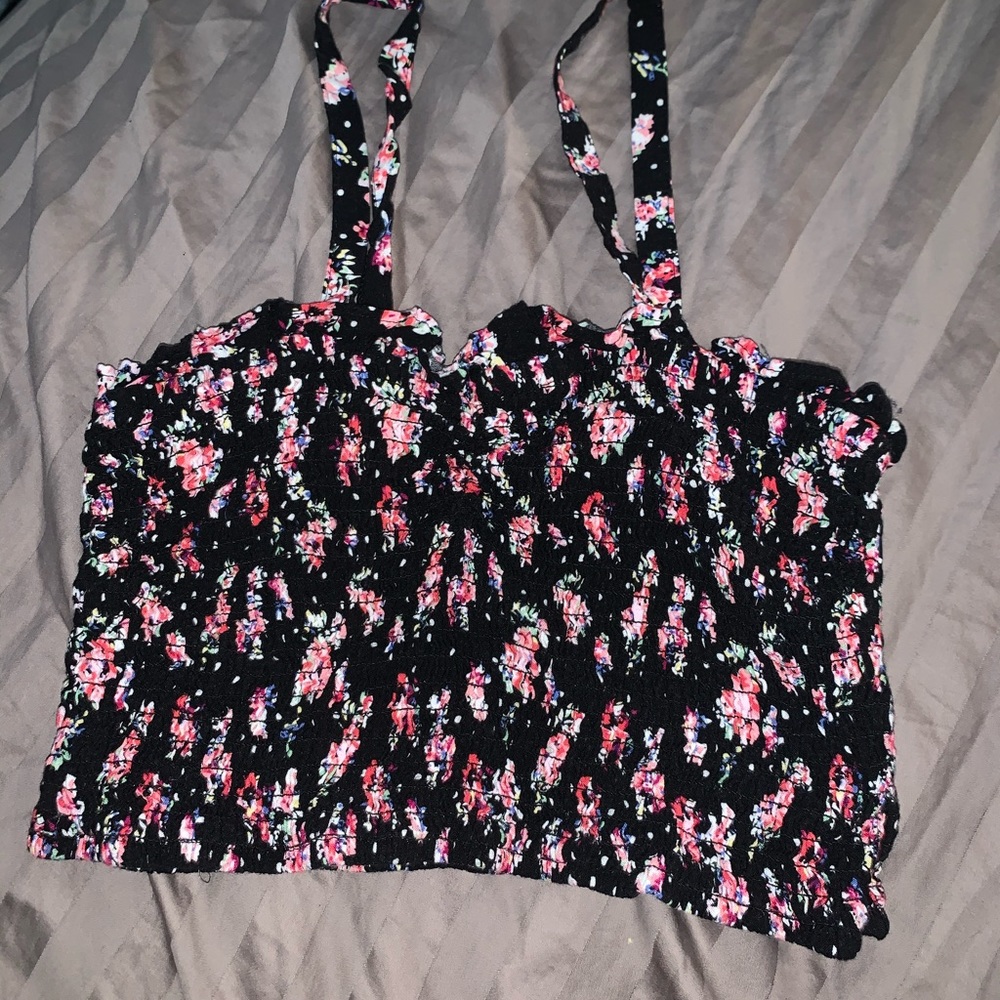 Forever21 black and floral ruched cropped tank